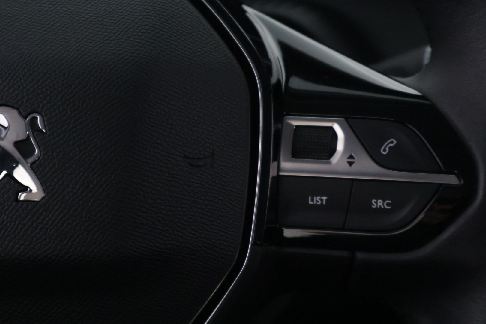 PEUGEOT 2008 2022