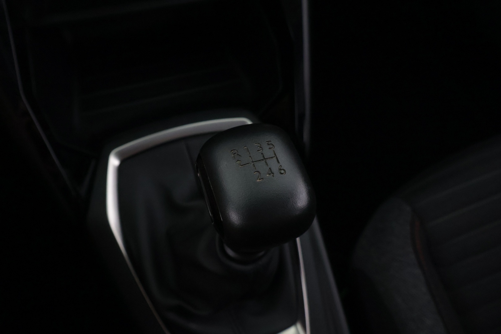 PEUGEOT 2008 2022