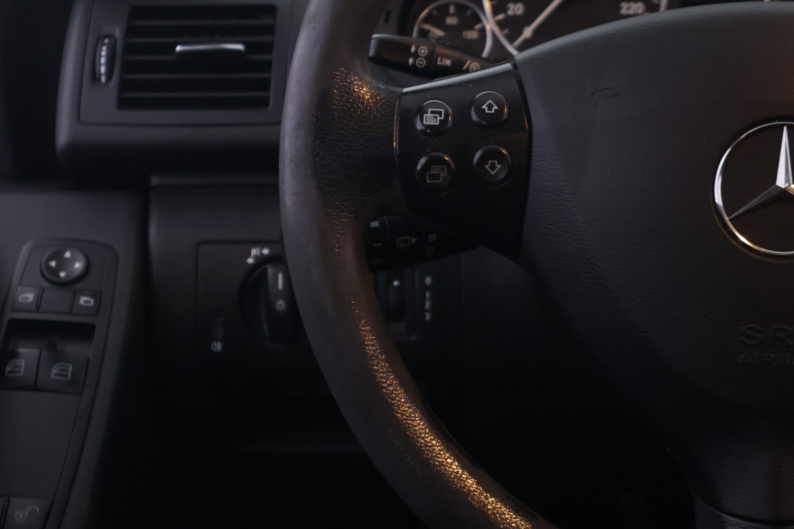 MERCEDES-BENZ A 2010
