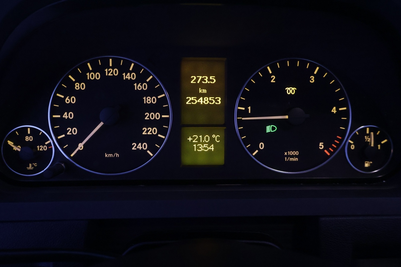 MERCEDES-BENZ A 2010