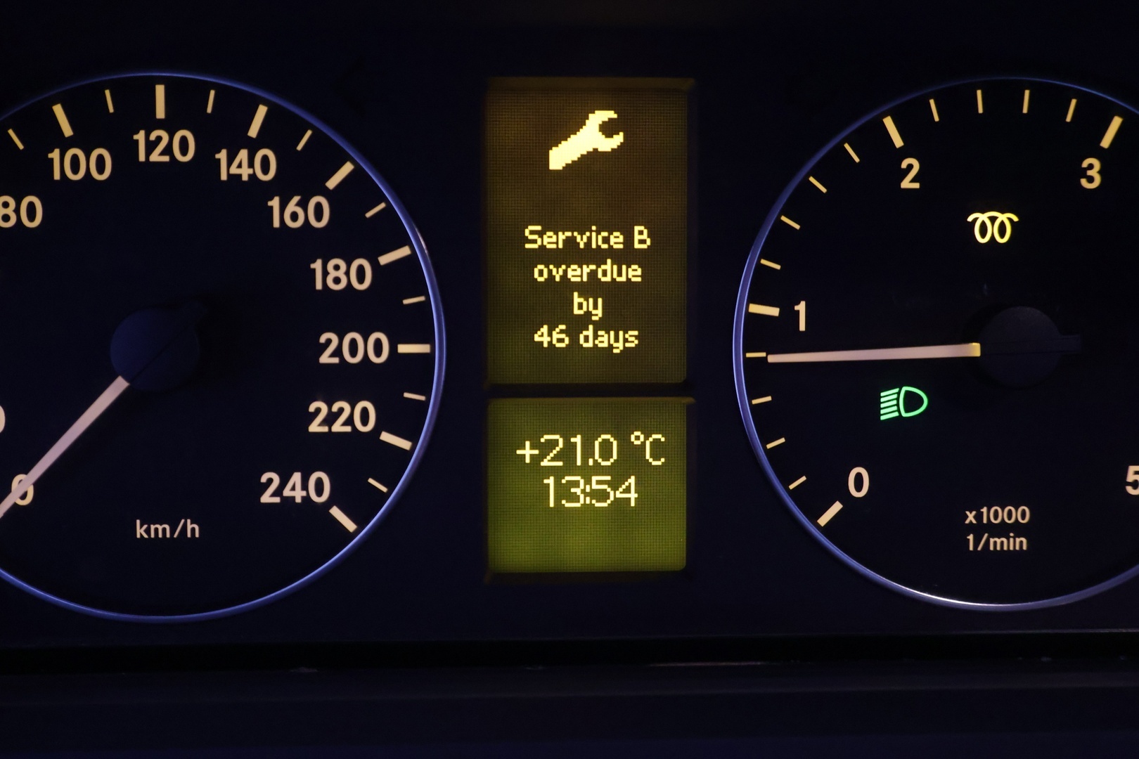 MERCEDES-BENZ A 2010