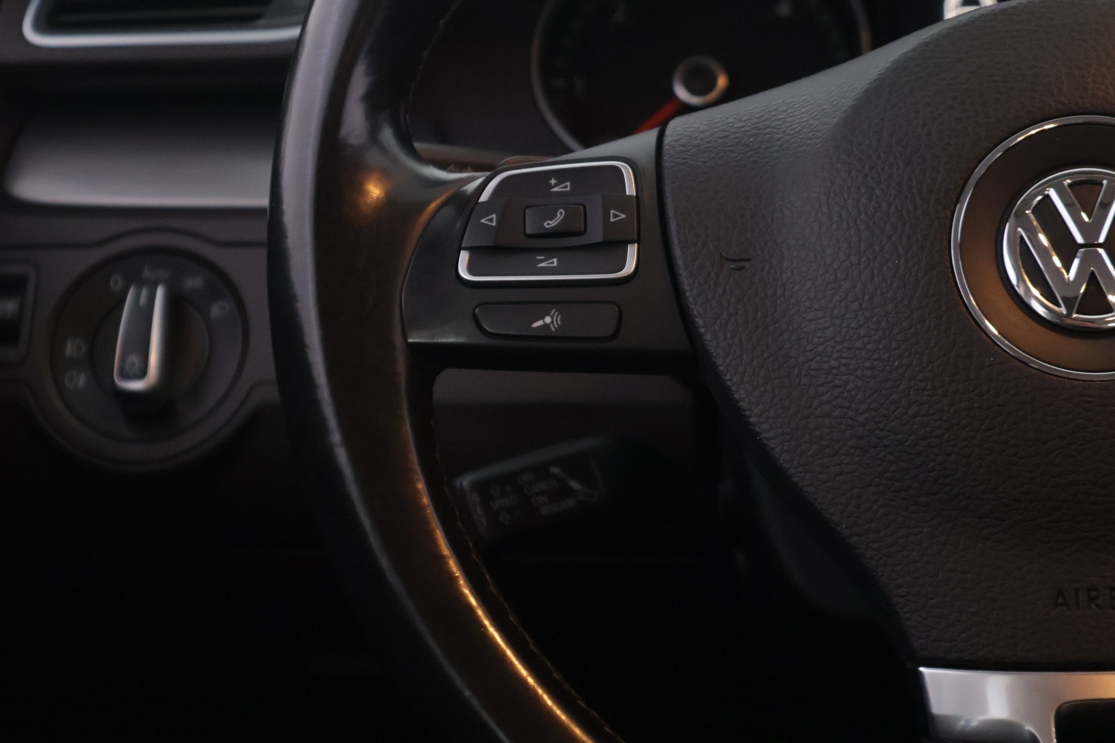 VOLKSWAGEN Passat 2014