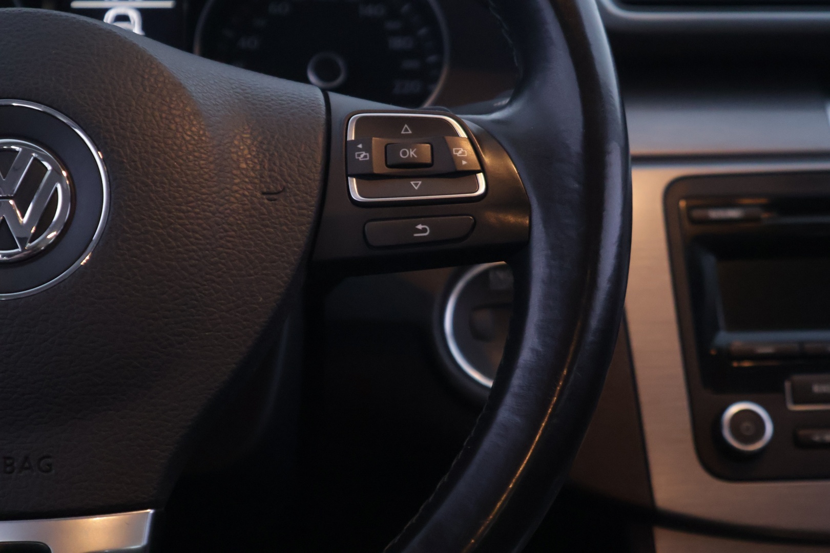 VOLKSWAGEN Passat 2014