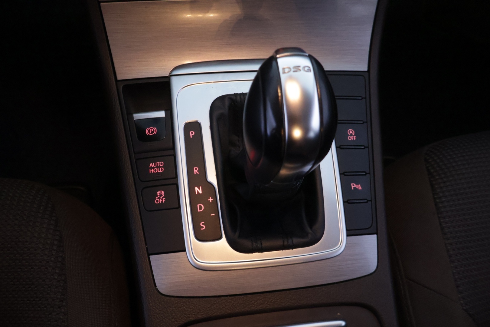 VOLKSWAGEN Passat 2014