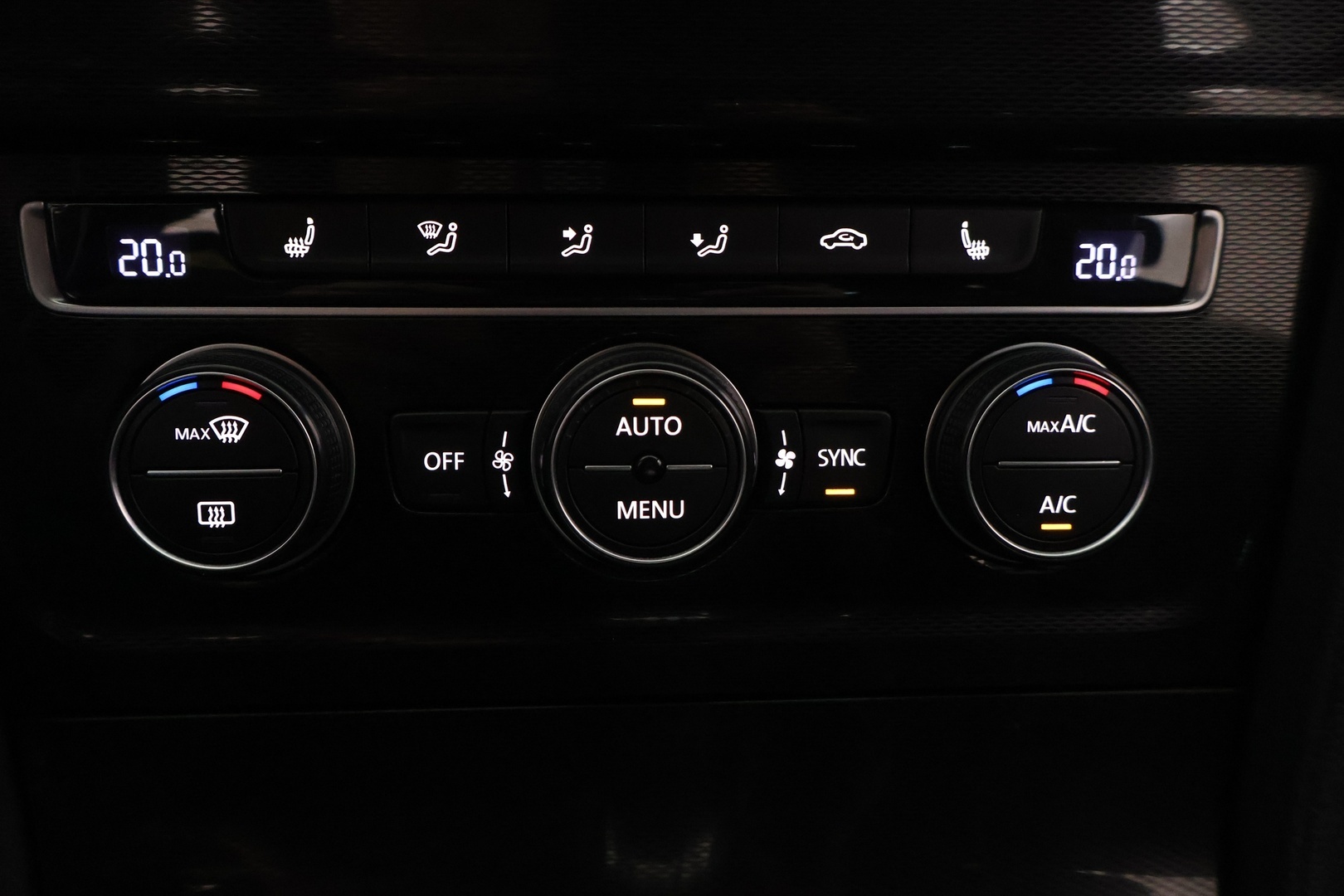 VOLKSWAGEN Golf 2015