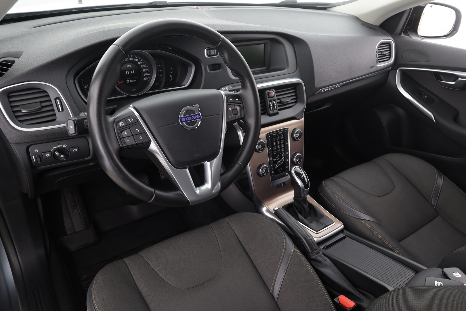 VOLVO V40 Cross Country 2016