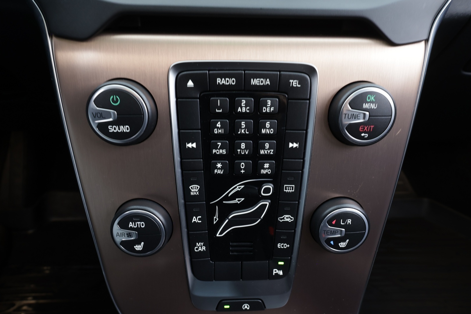 VOLVO V40 Cross Country 2016