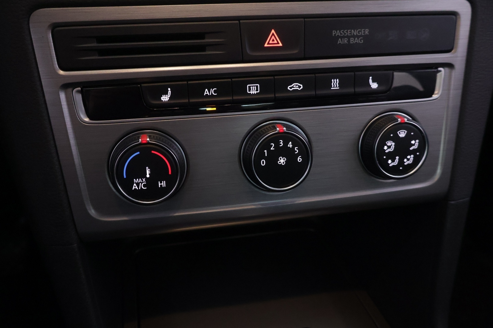 VOLKSWAGEN Golf Sportsvan 2015
