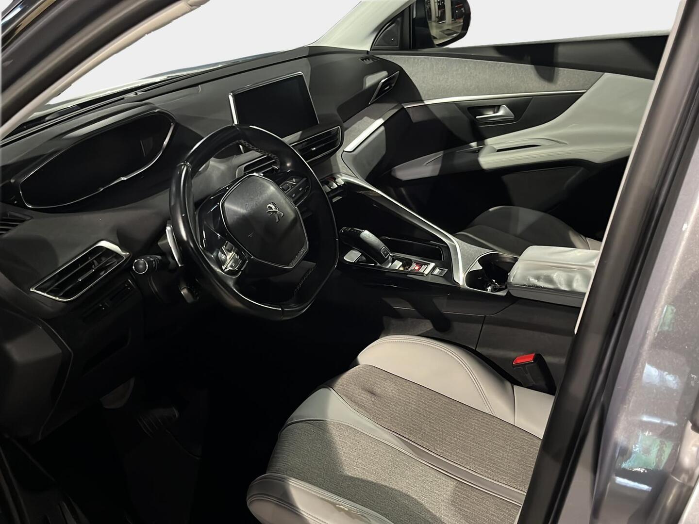 PEUGEOT 3008 2018