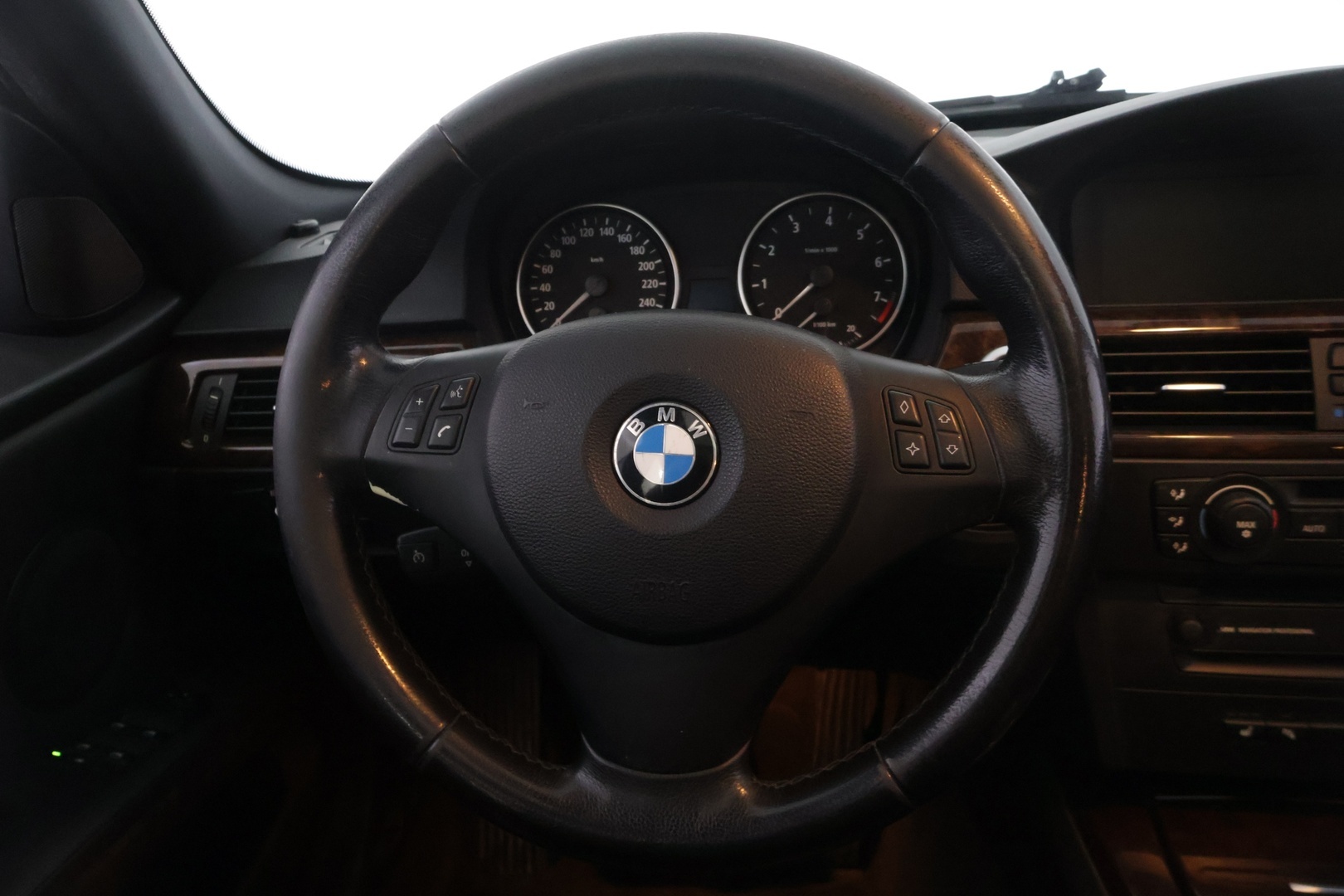 BMW 330 2006