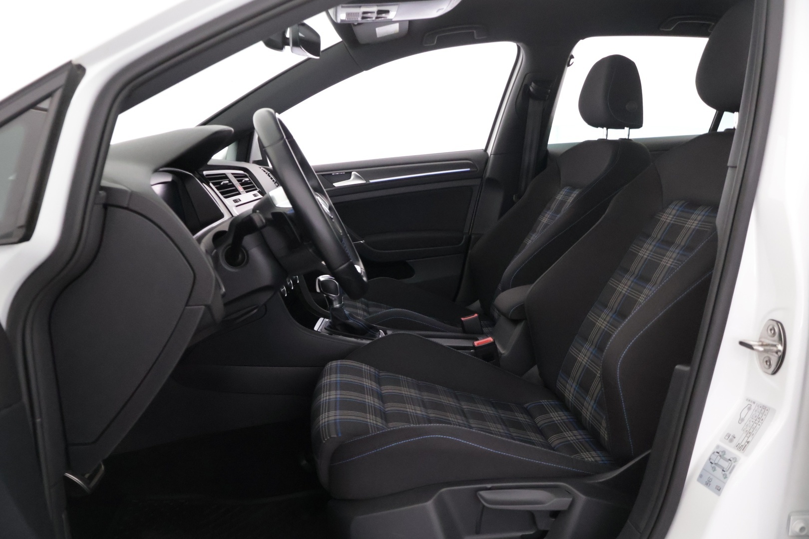 VOLKSWAGEN Golf 2018
