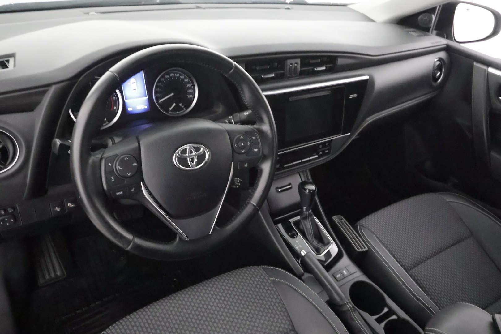 TOYOTA Corolla 2017
