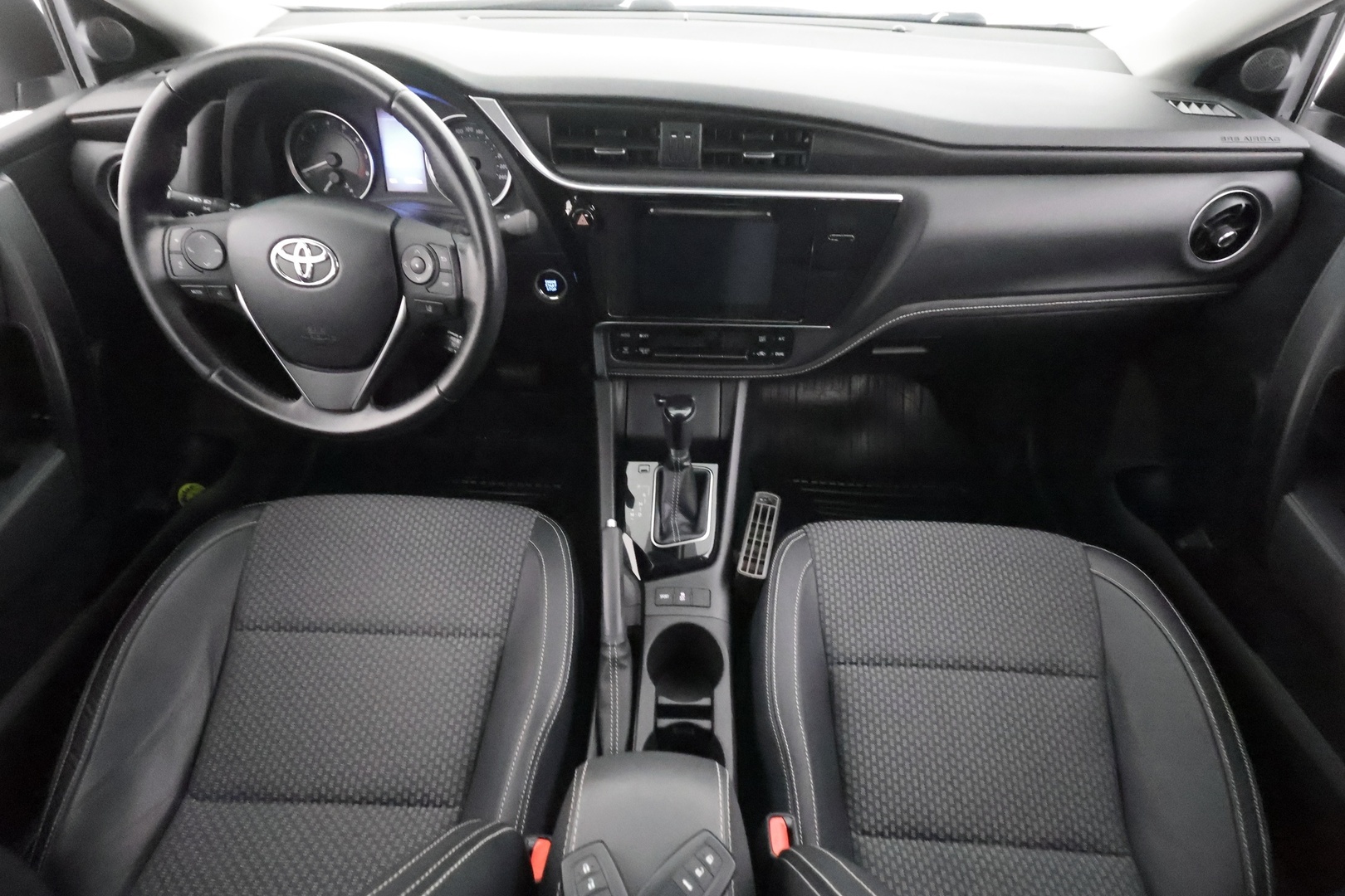 TOYOTA Corolla 2017