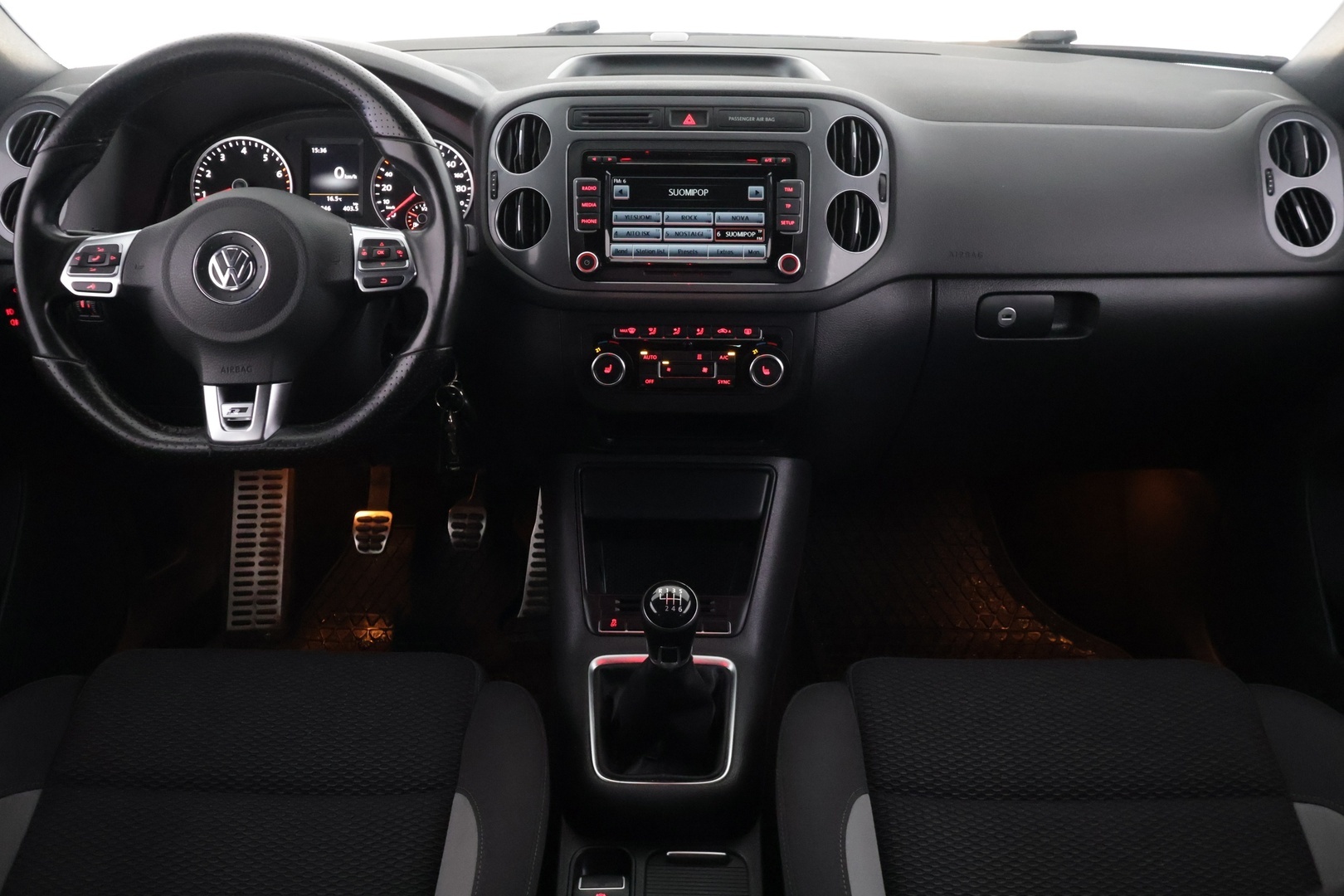 VOLKSWAGEN Tiguan 2015