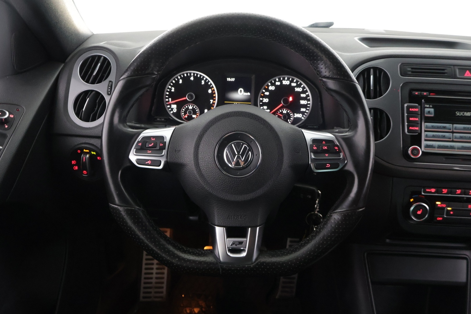 VOLKSWAGEN Tiguan 2015