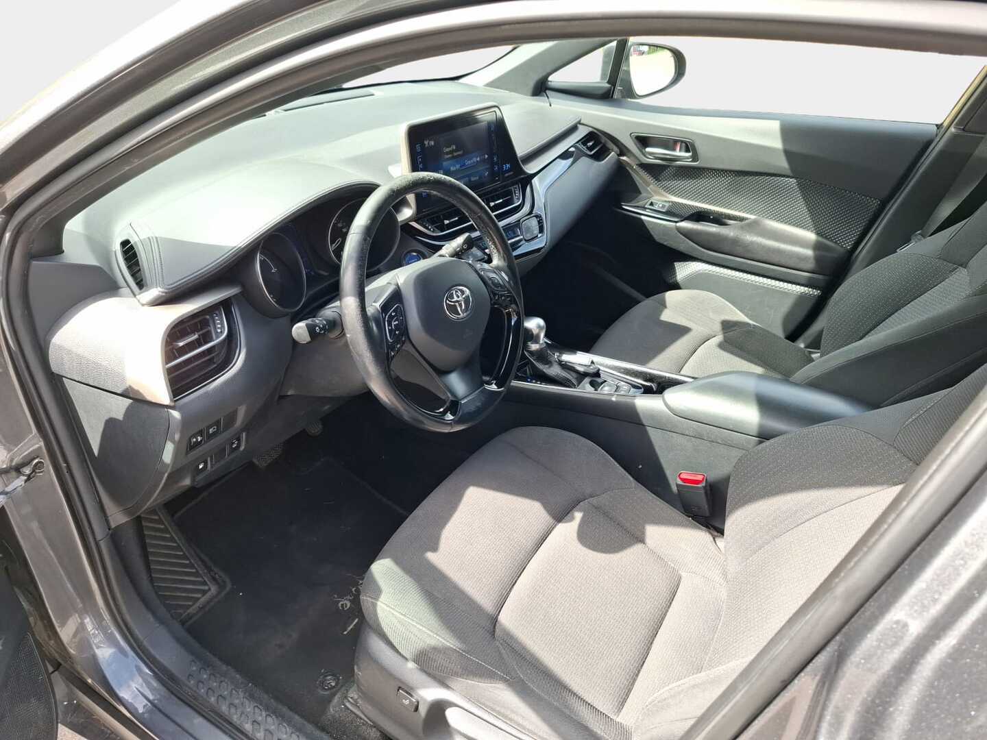 TOYOTA C-HR 2018