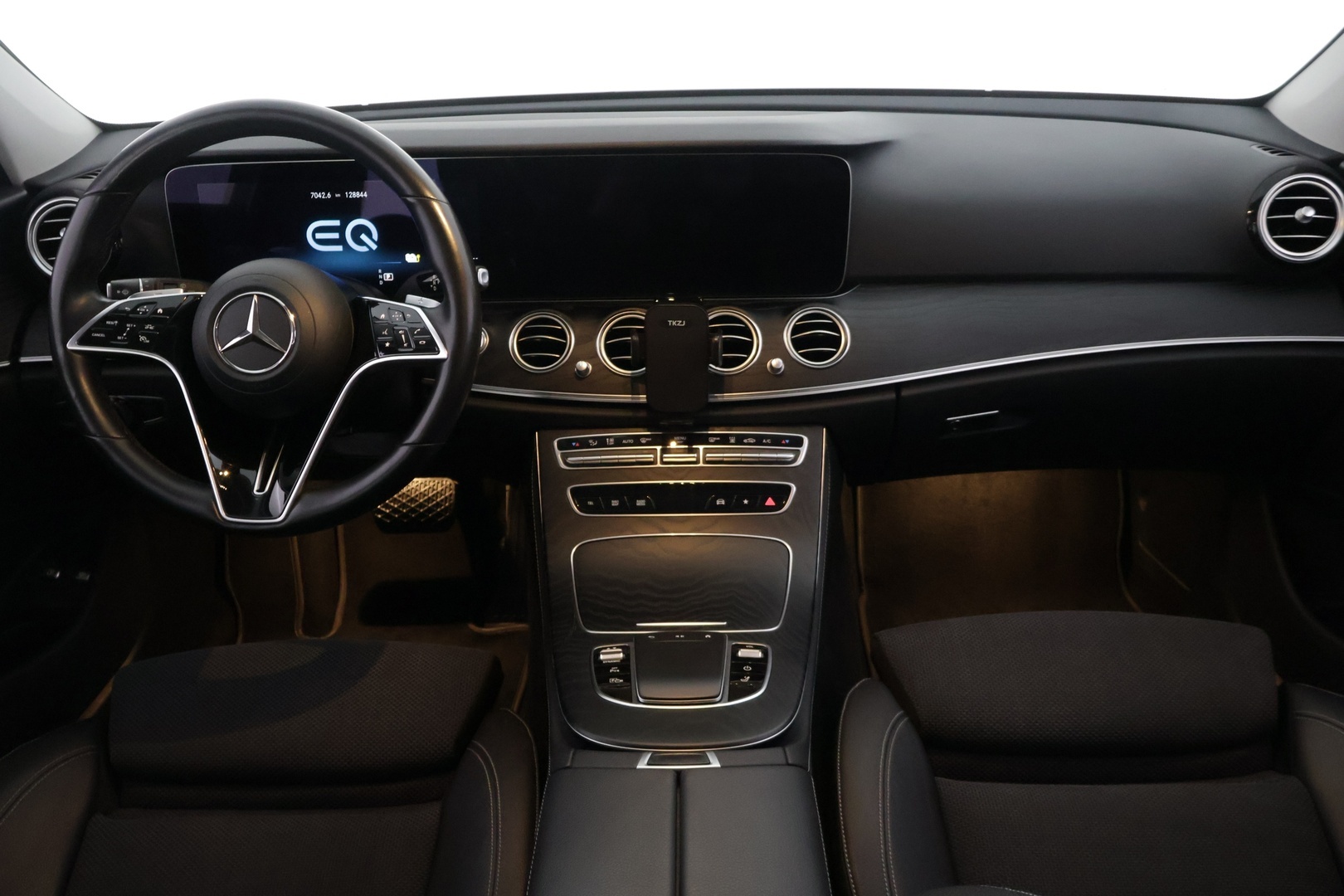 MERCEDES-BENZ E 2021