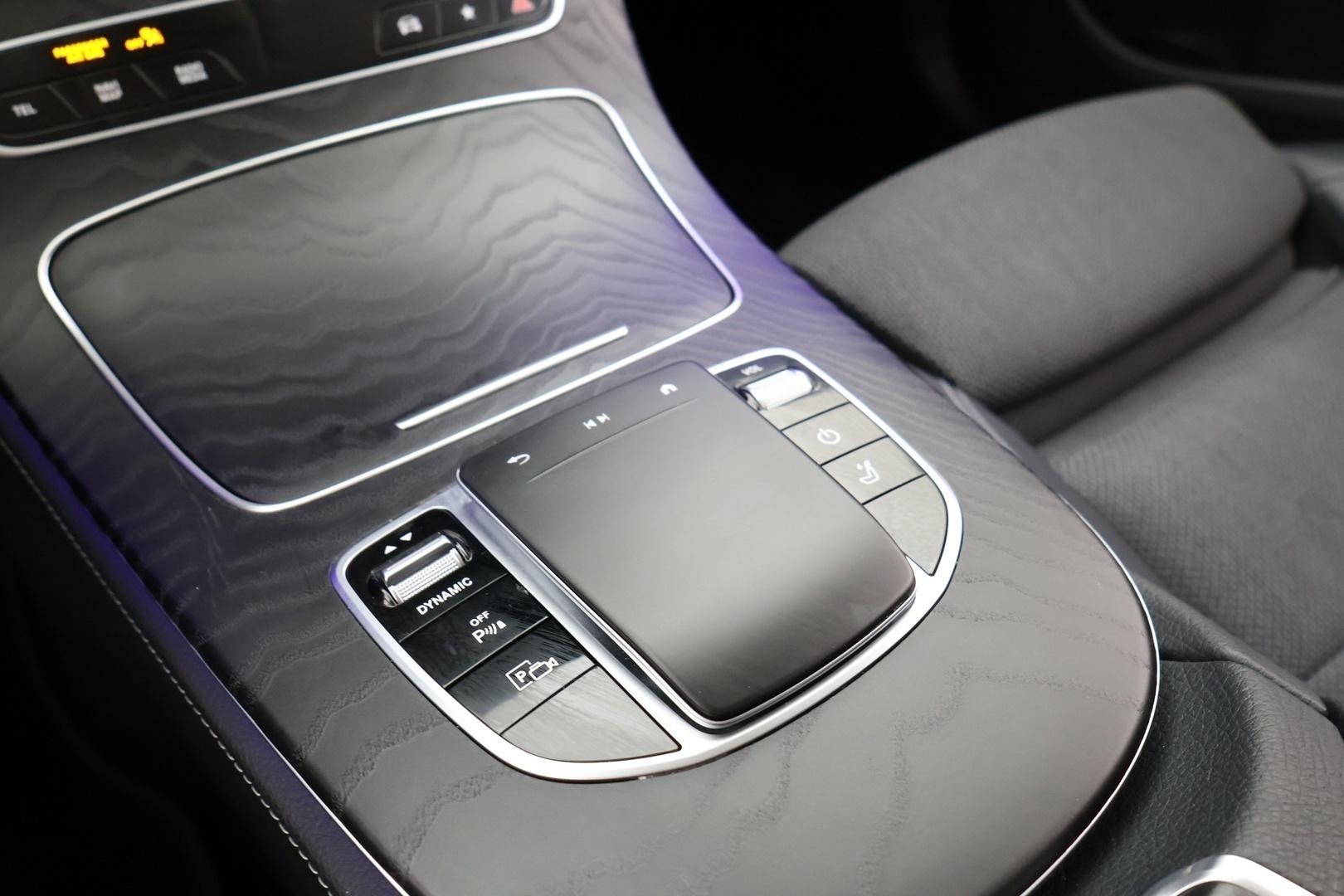 MERCEDES-BENZ E 2021