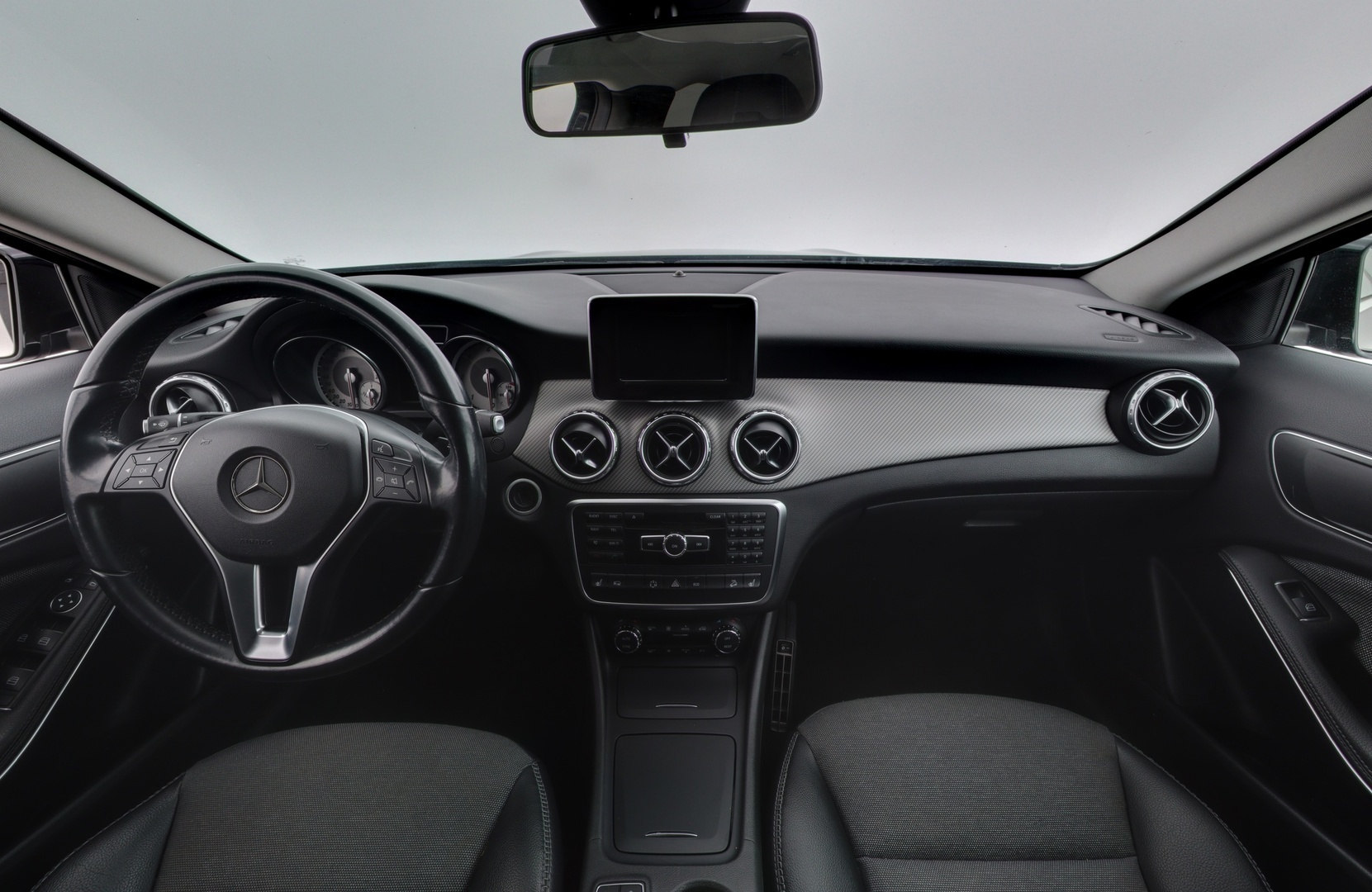 MERCEDES-BENZ GLA 2015