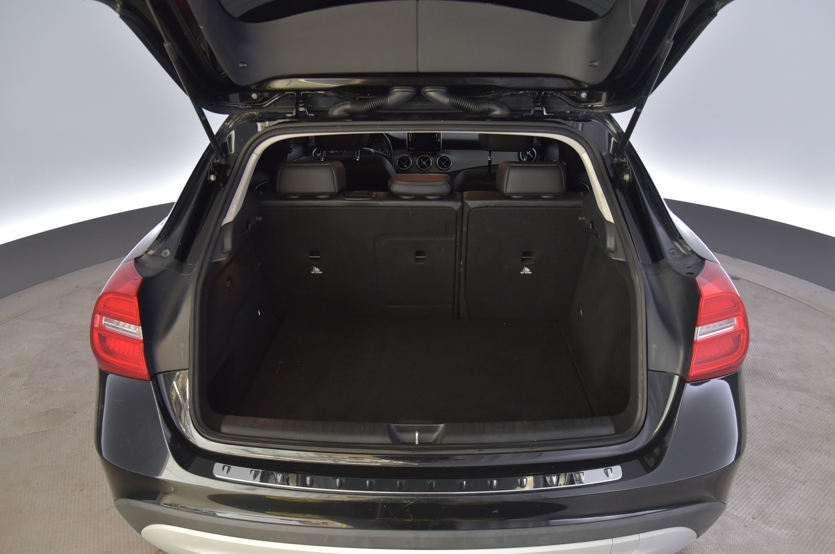 MERCEDES-BENZ GLA 2015