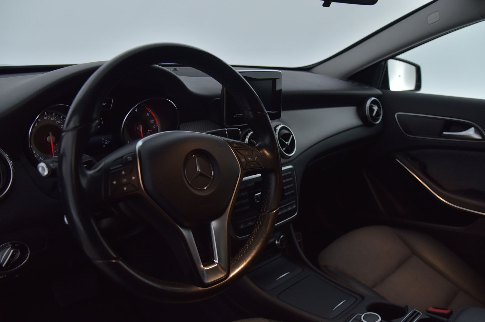 MERCEDES-BENZ GLA 2015