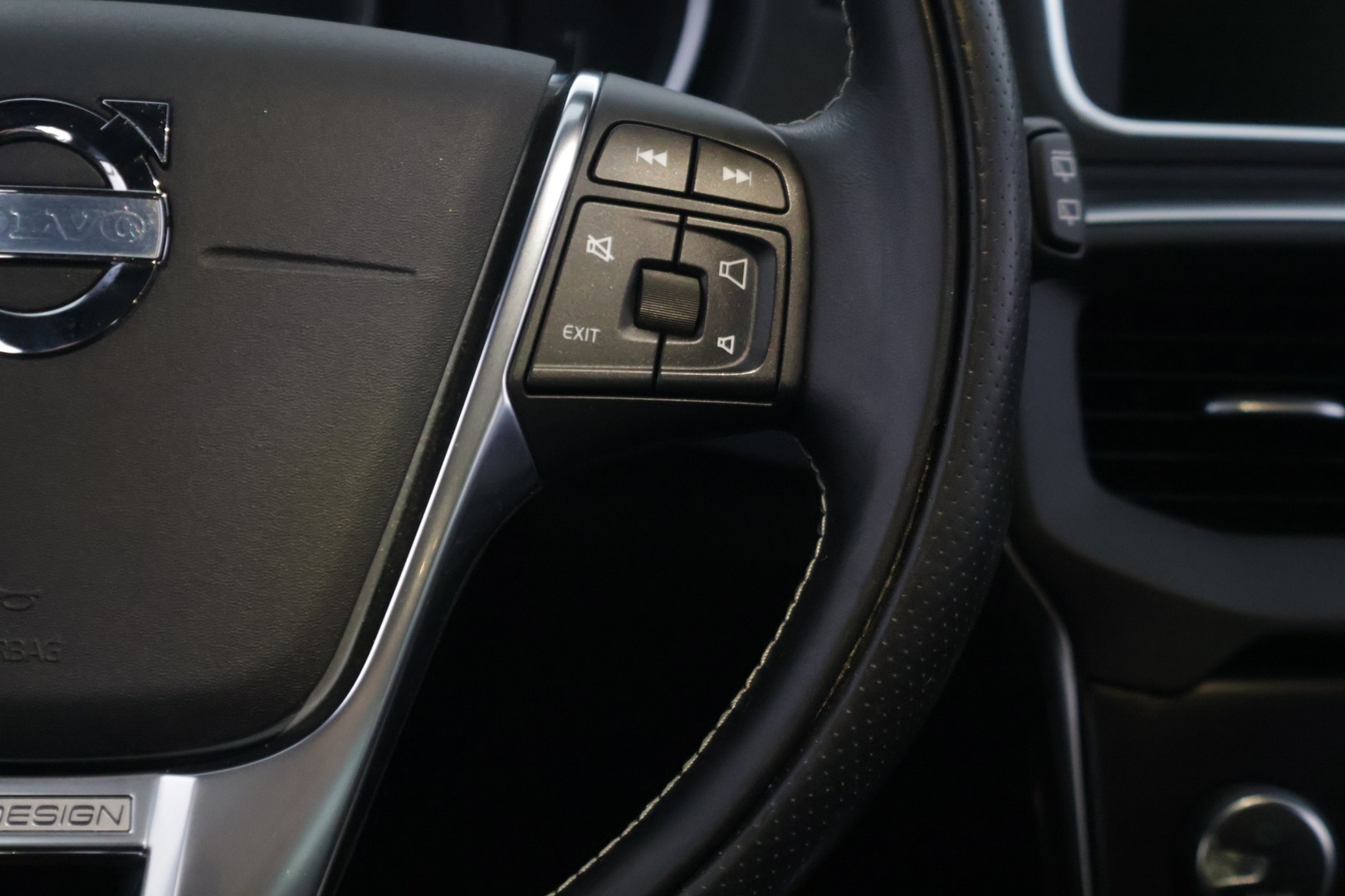 VOLVO V40 2013