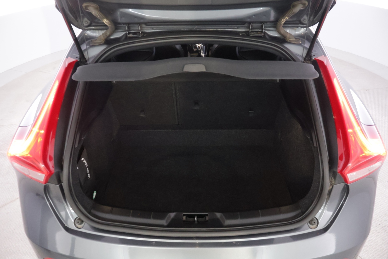 VOLVO V40 2013