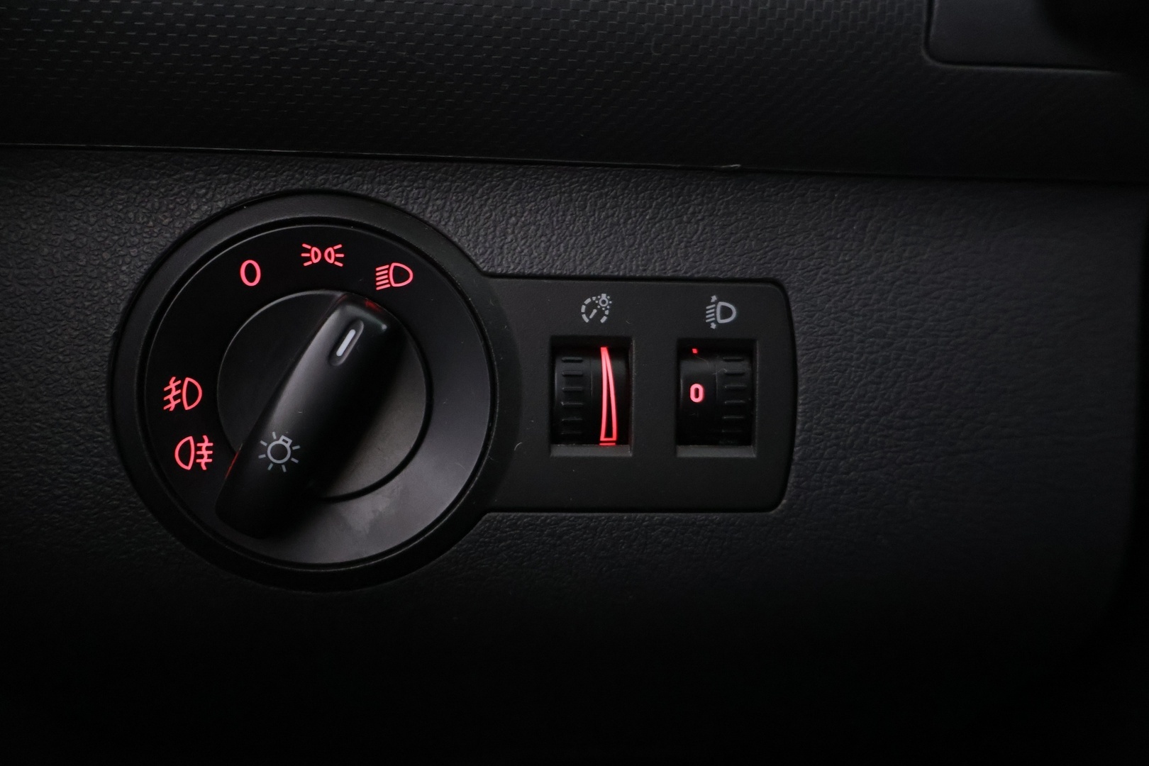 VOLKSWAGEN Caddy Maxi 2008