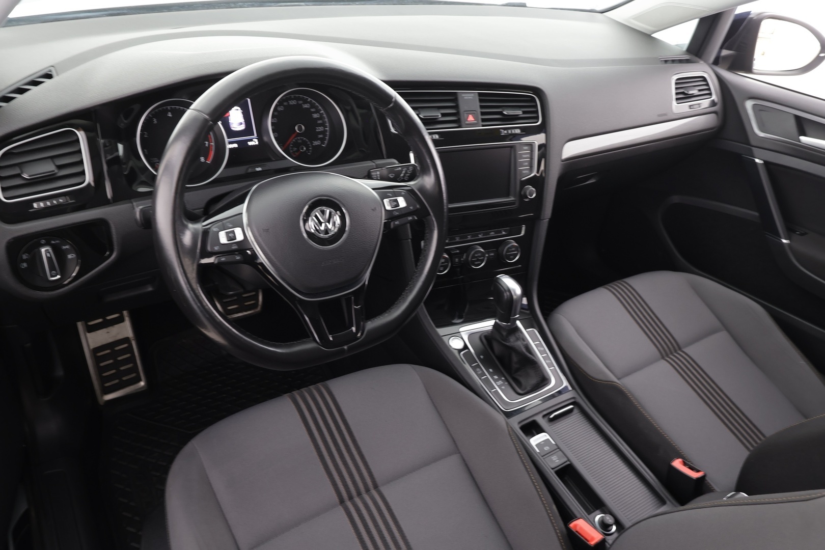 VOLKSWAGEN Golf 2017