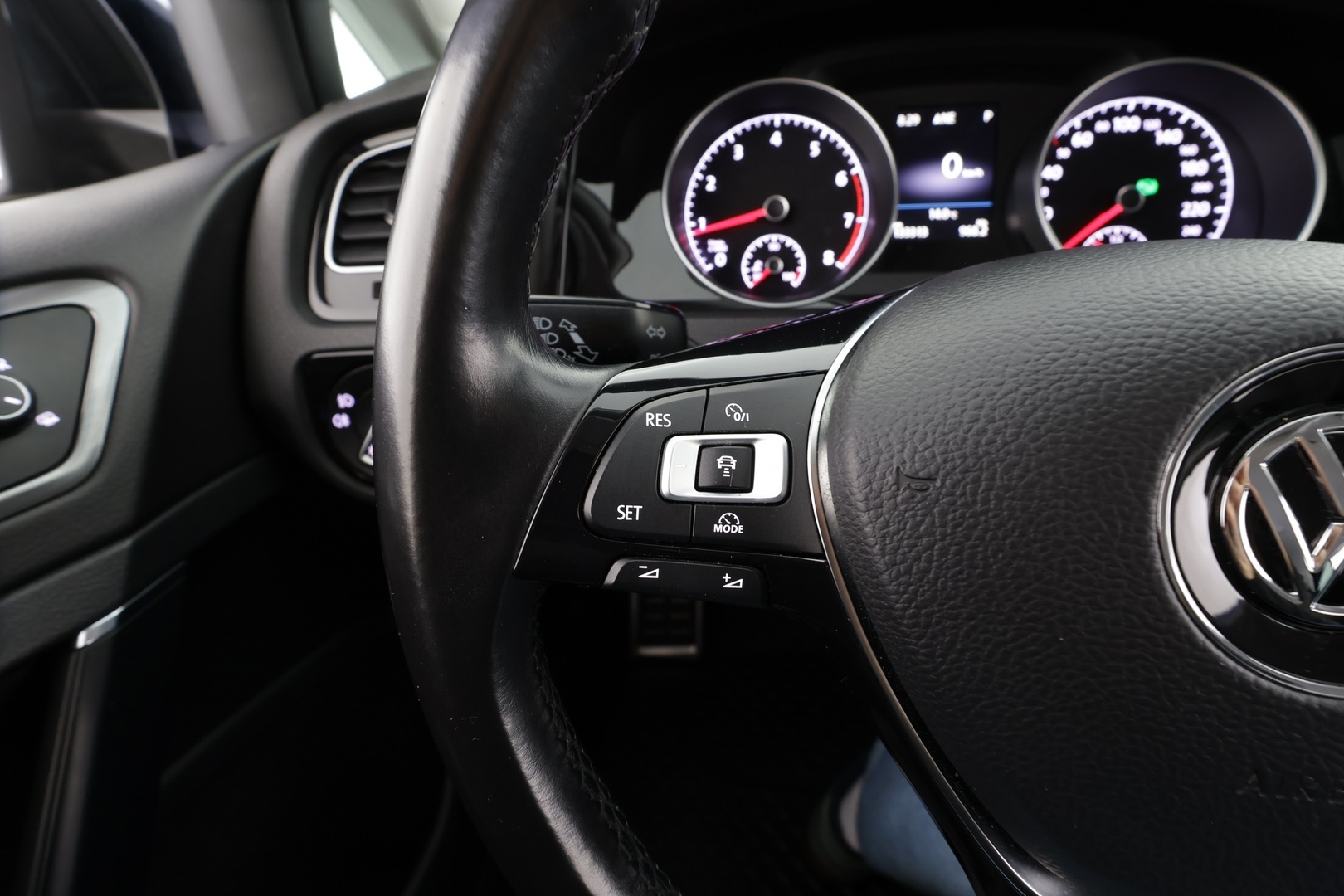 VOLKSWAGEN Golf 2017