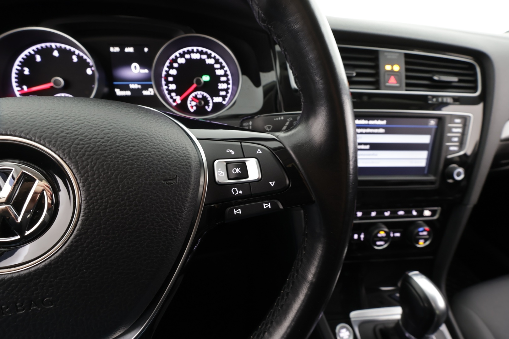 VOLKSWAGEN Golf 2017