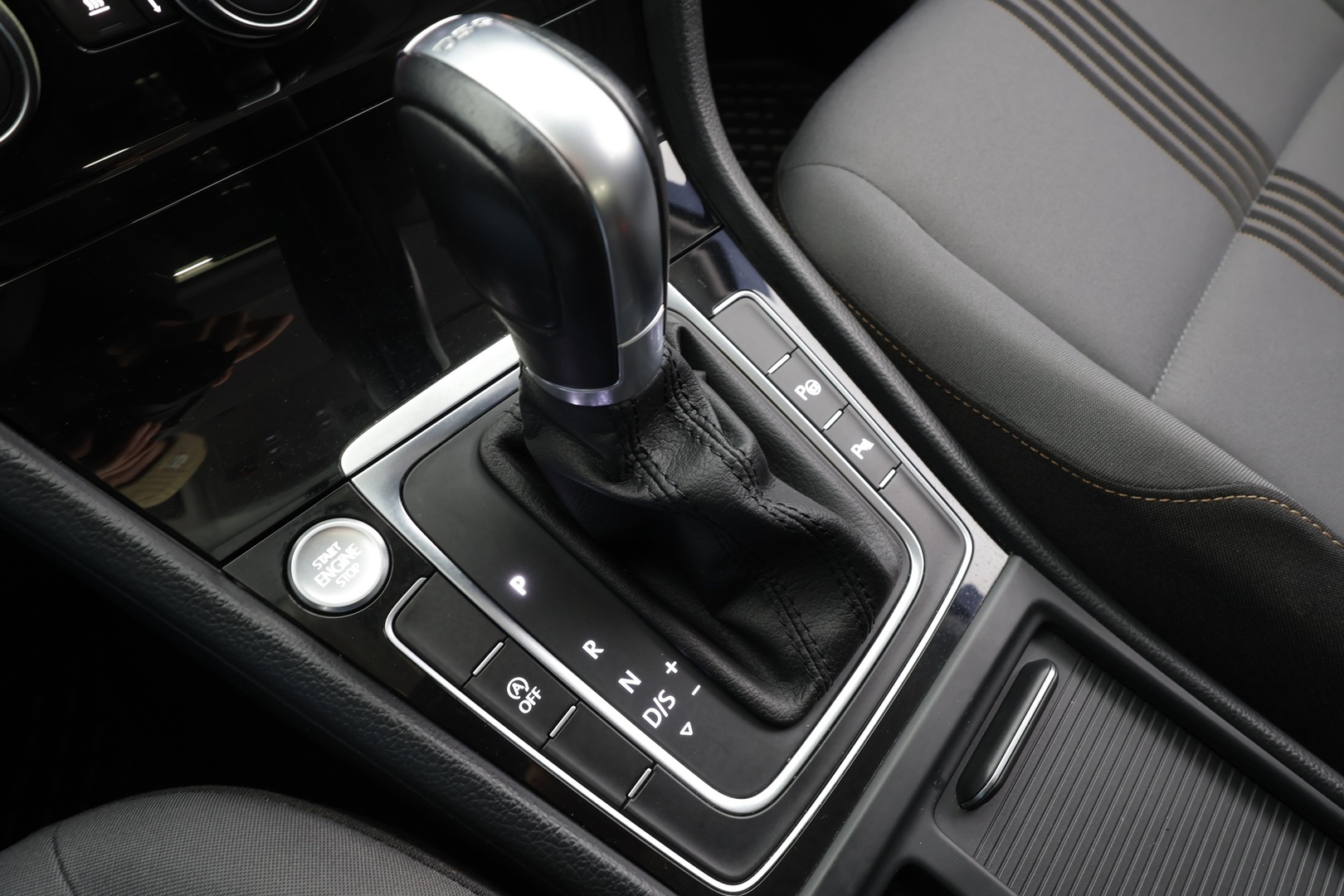 VOLKSWAGEN Golf 2017