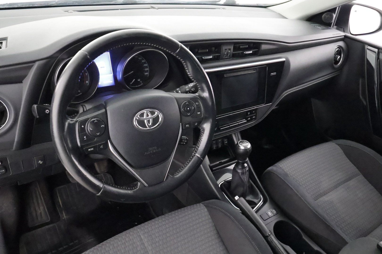 TOYOTA Auris 2018