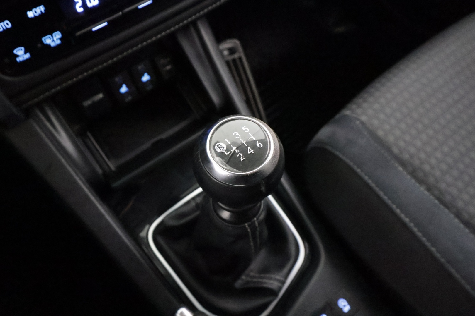TOYOTA Auris 2018