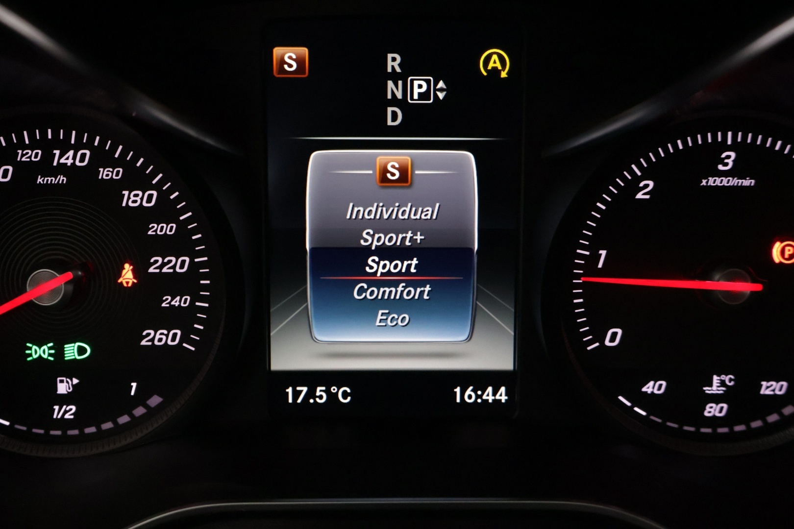 MERCEDES-BENZ C 2015