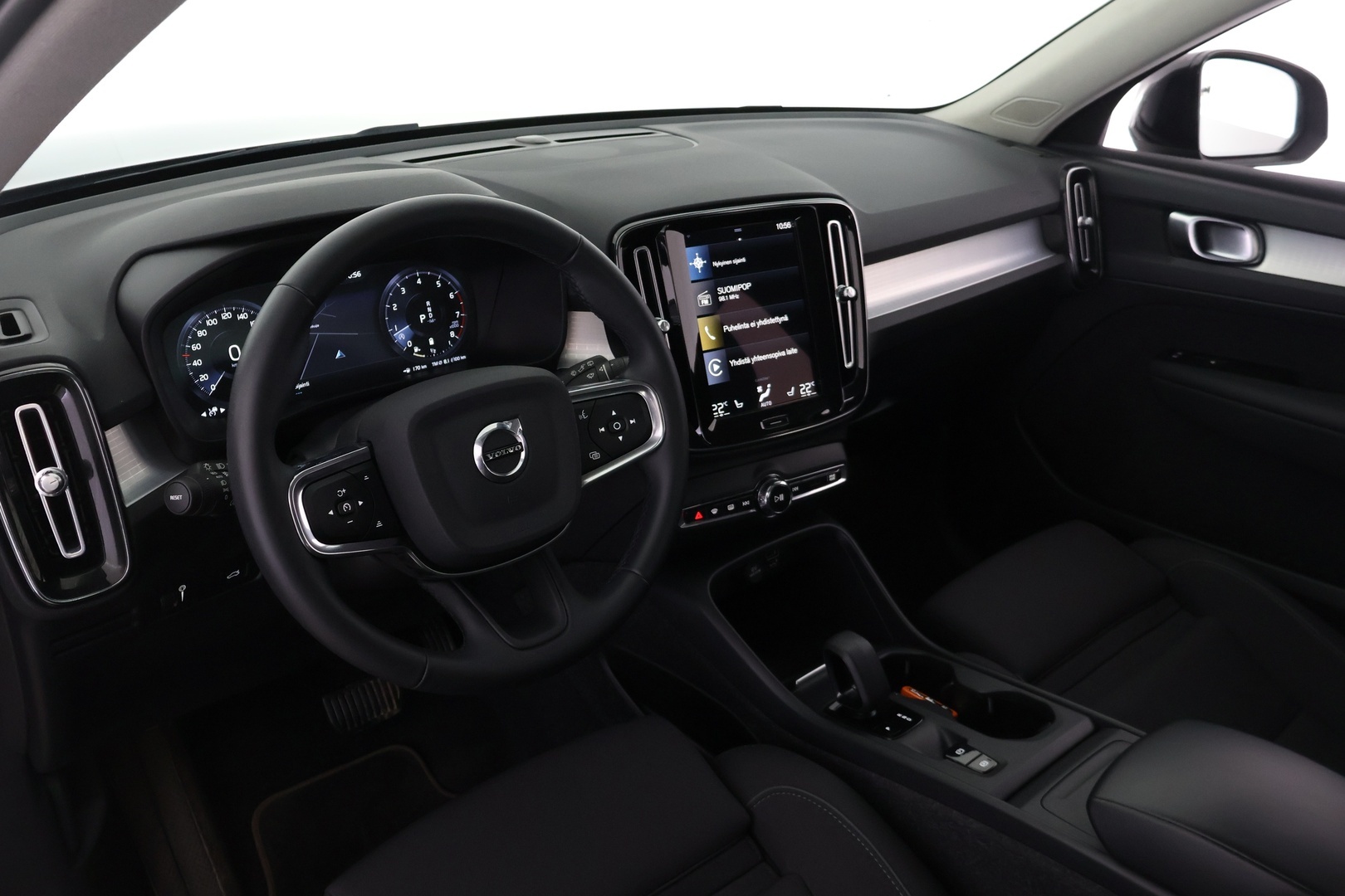 VOLVO XC40 2022