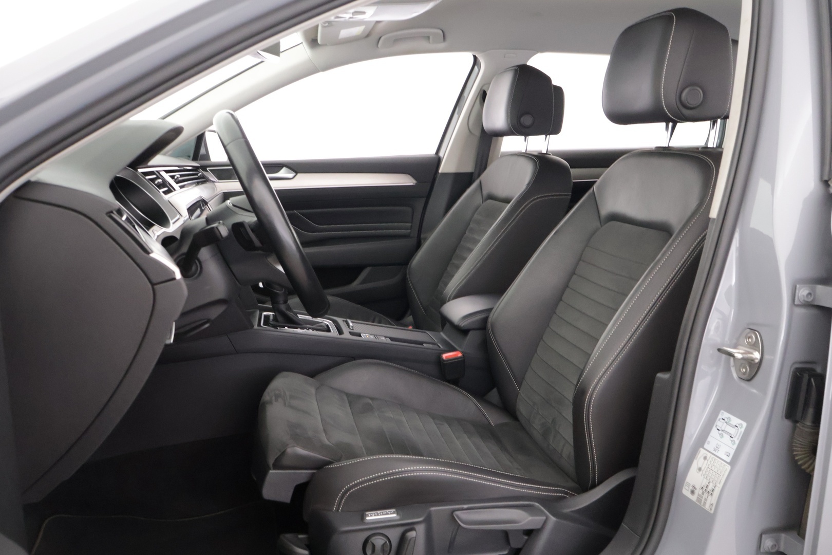 VOLKSWAGEN Passat 2022