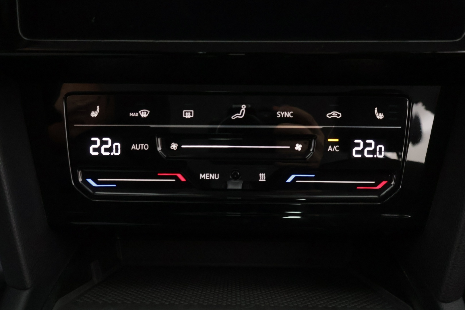 VOLKSWAGEN Passat 2022