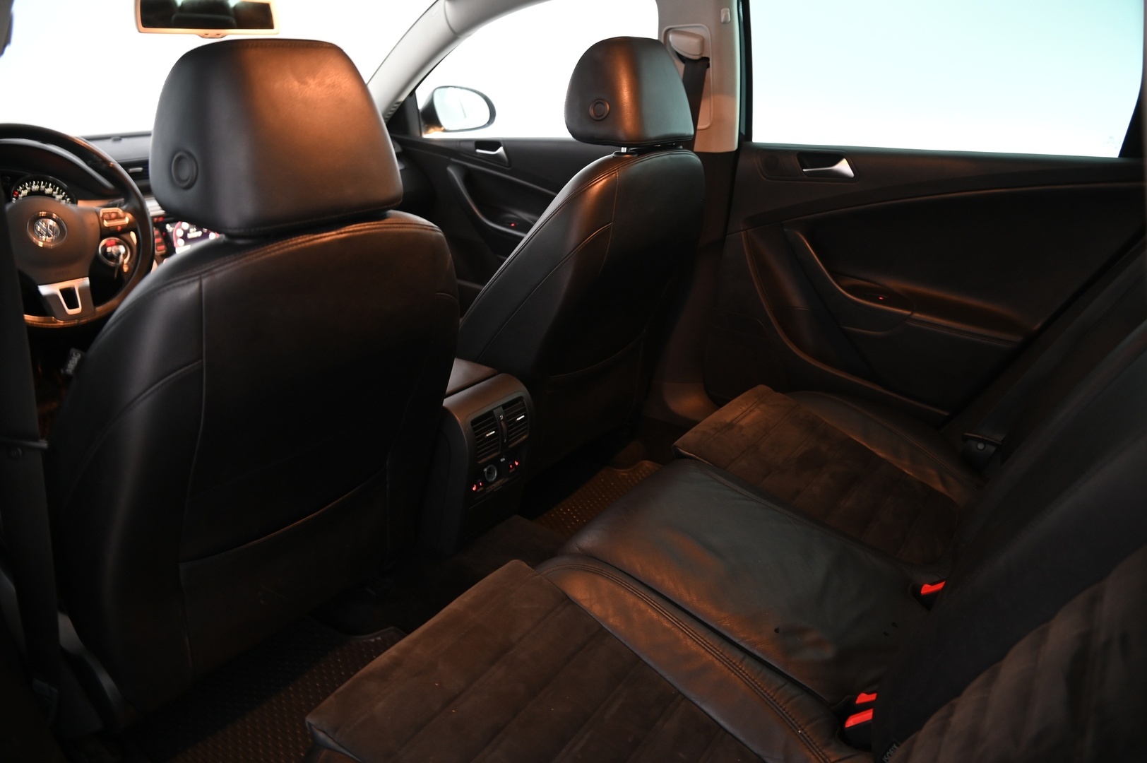 VOLKSWAGEN Passat 2010