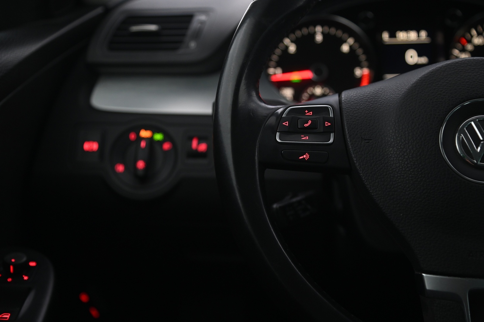 VOLKSWAGEN Passat 2010