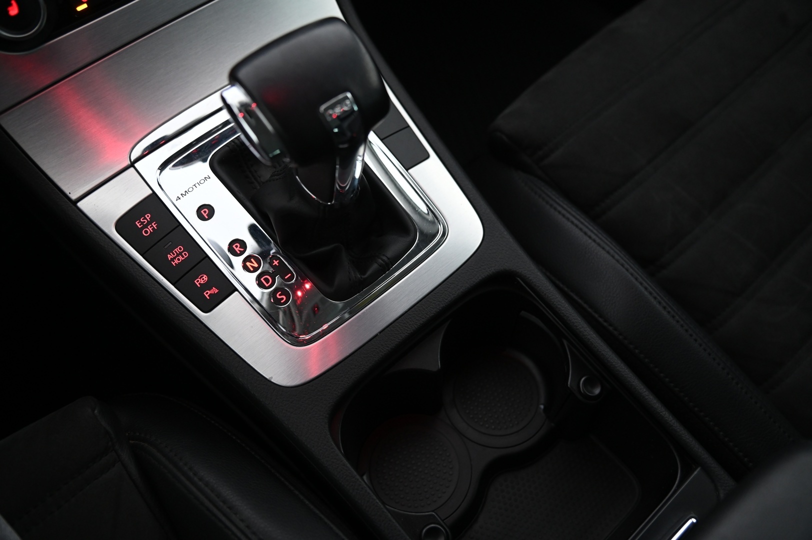 VOLKSWAGEN Passat 2010