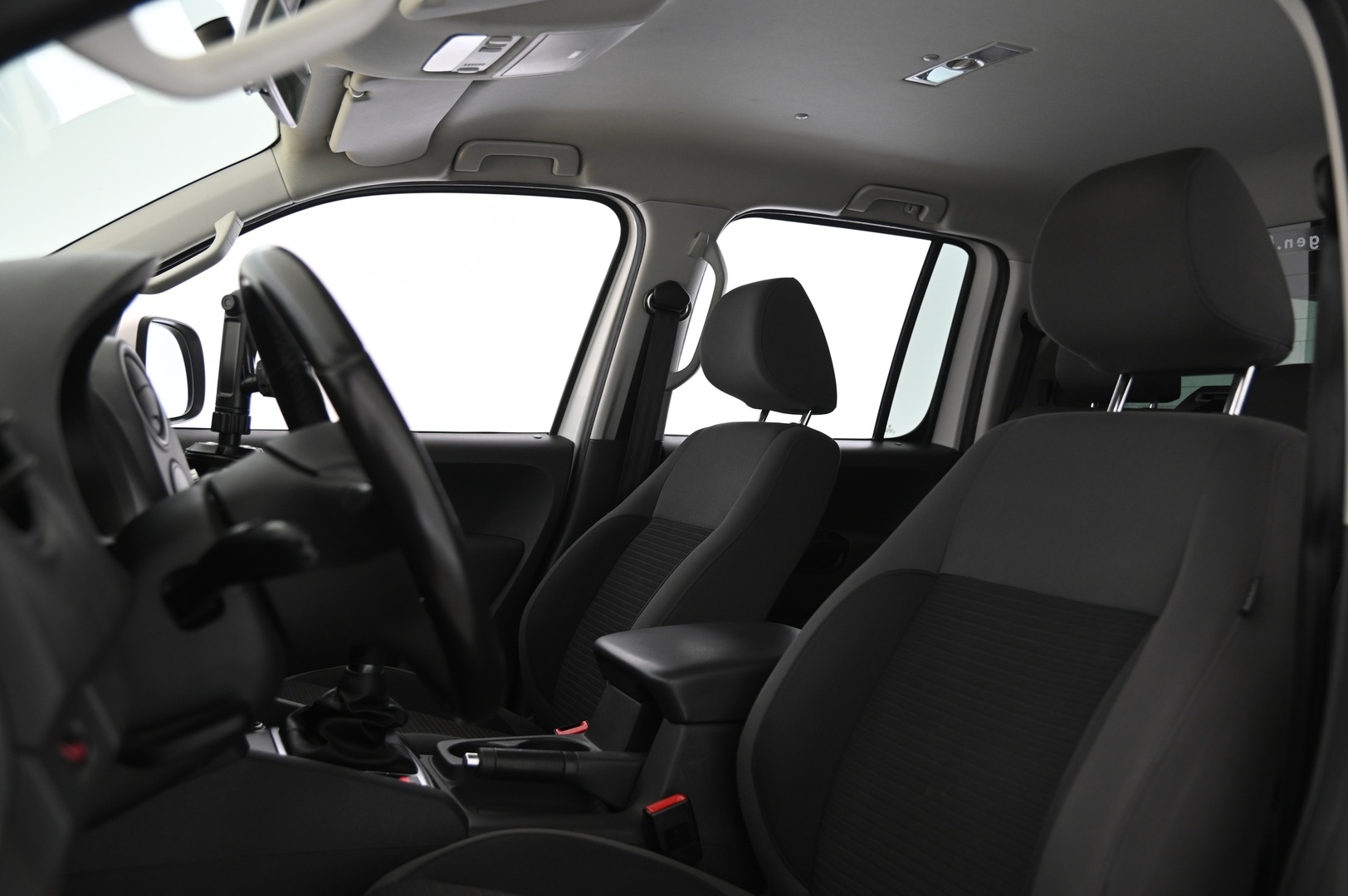 VOLKSWAGEN Amarok 2012