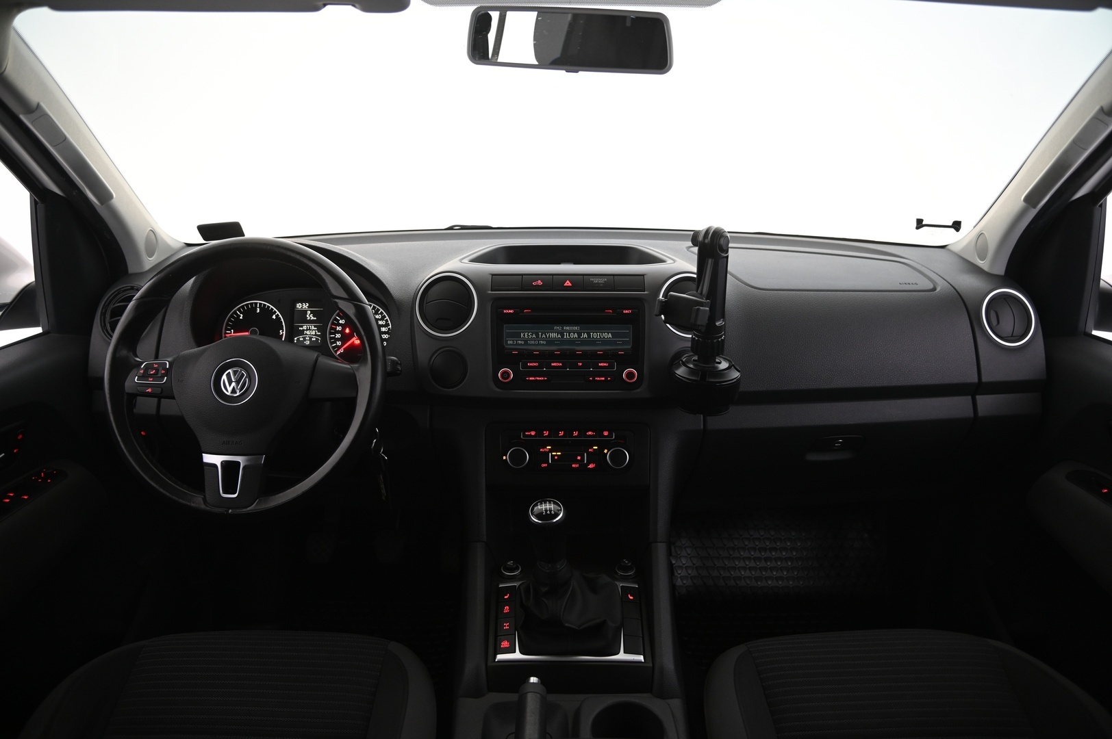 VOLKSWAGEN Amarok 2012