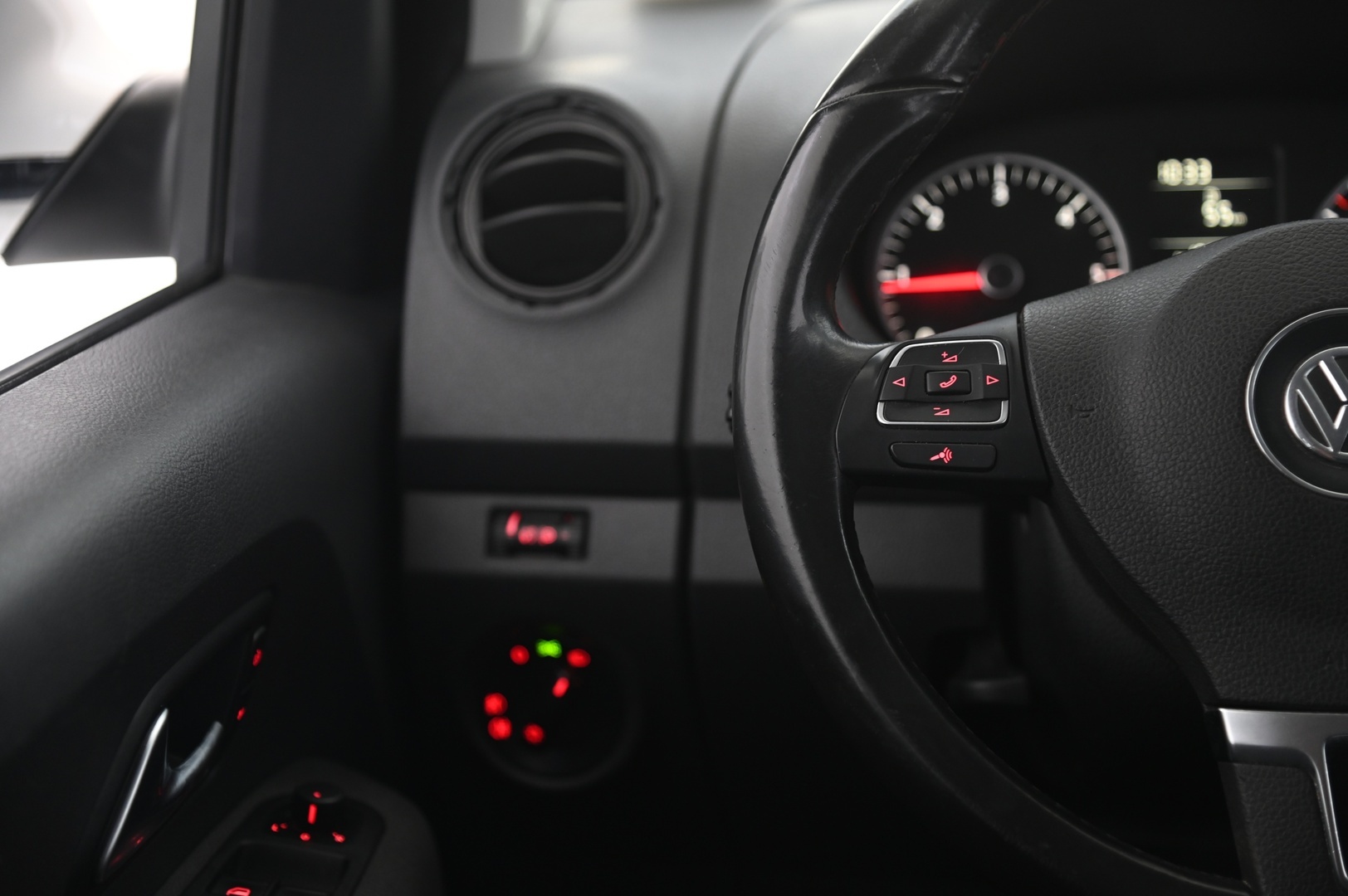 VOLKSWAGEN Amarok 2012