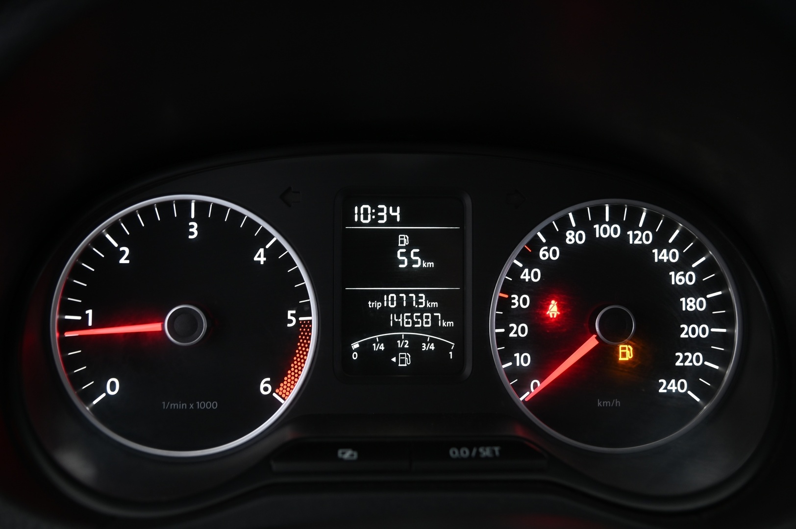 VOLKSWAGEN Amarok 2012