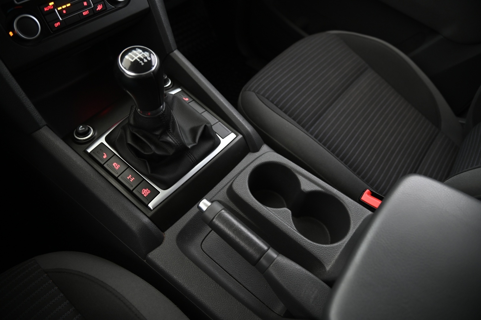 VOLKSWAGEN Amarok 2012