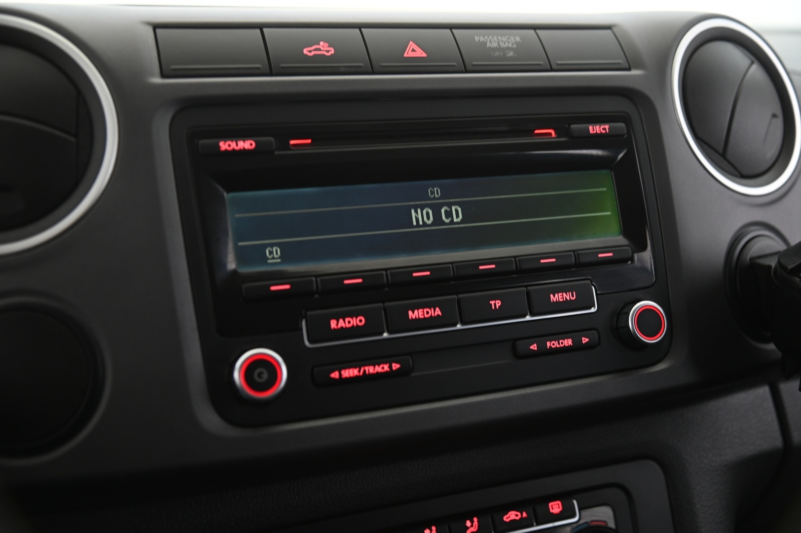 VOLKSWAGEN Amarok 2012