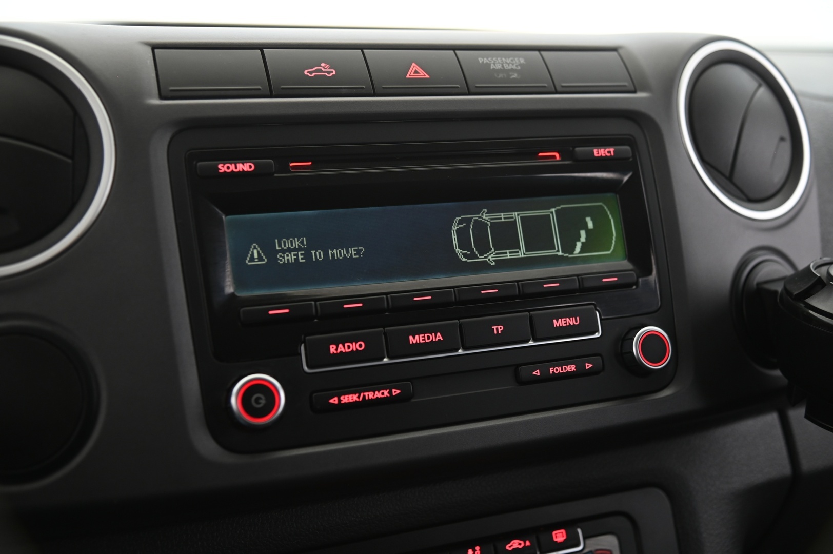 VOLKSWAGEN Amarok 2012
