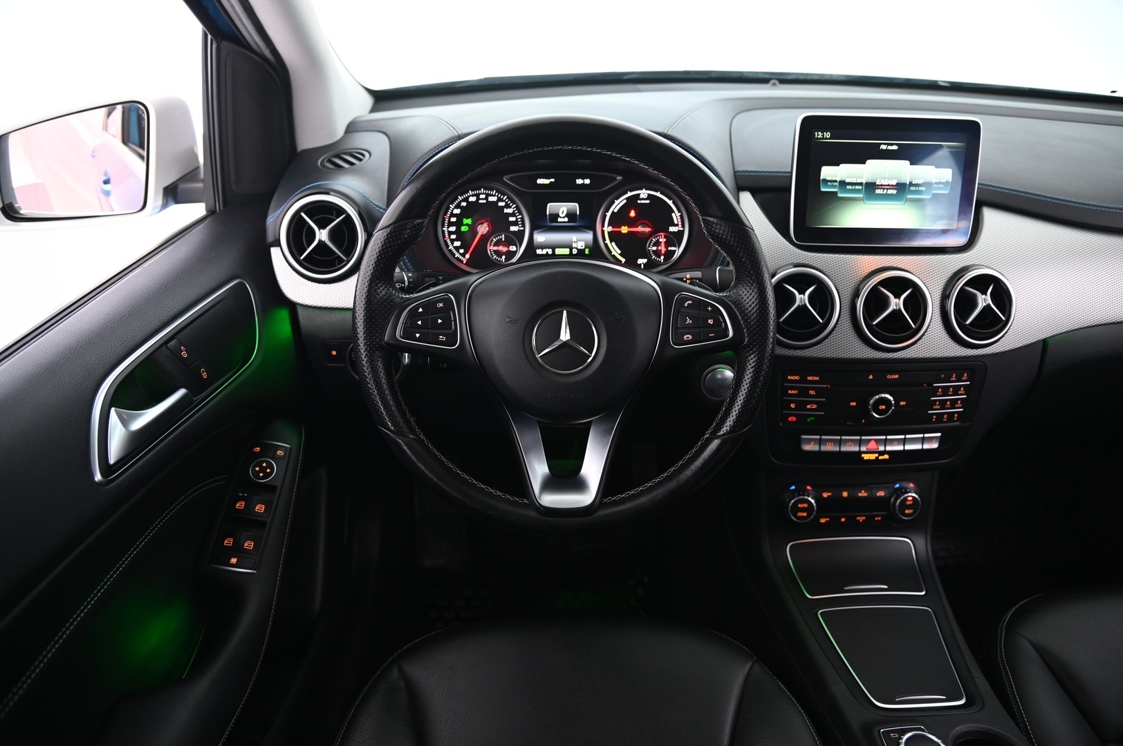 MERCEDES-BENZ B 2015