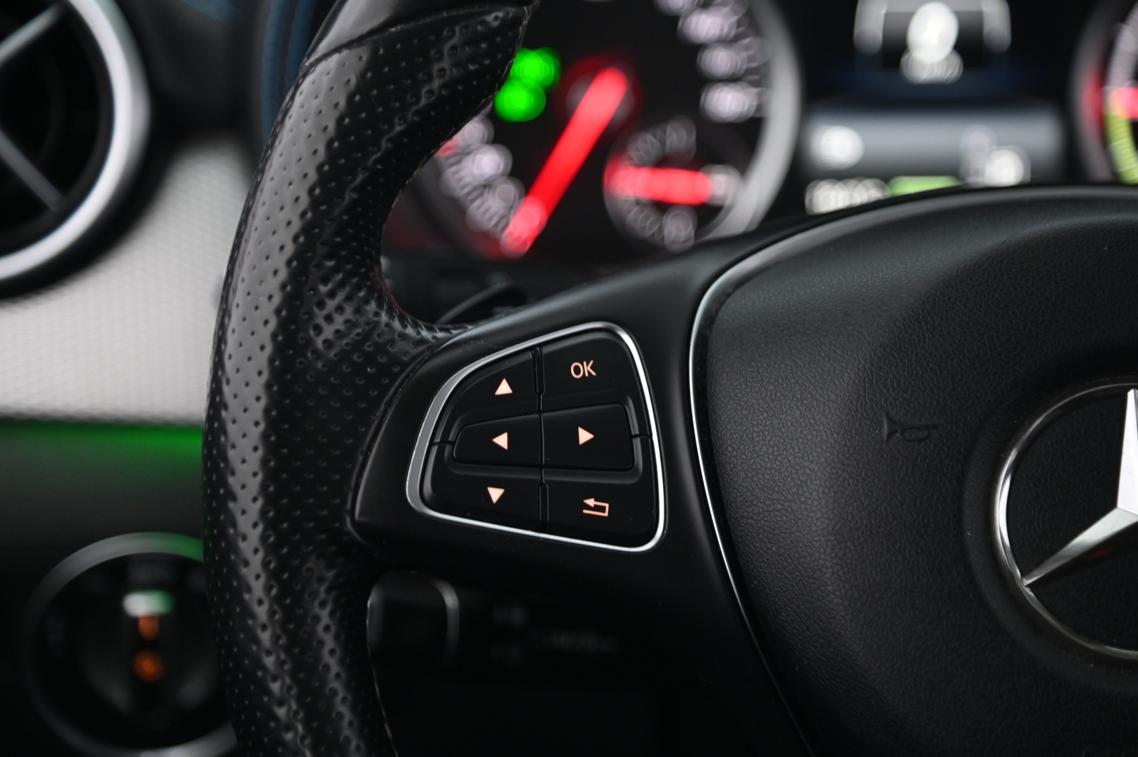 MERCEDES-BENZ B 2015